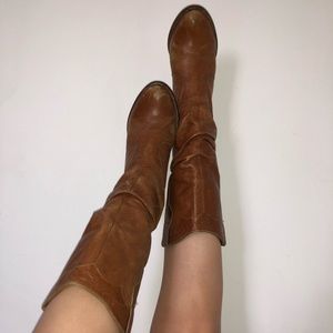 Vintage, distressed cowboy boots, Stagecoach!👢